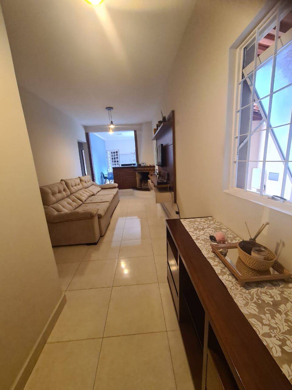 Casa à venda com 3 quartos, 370m² - Foto 2