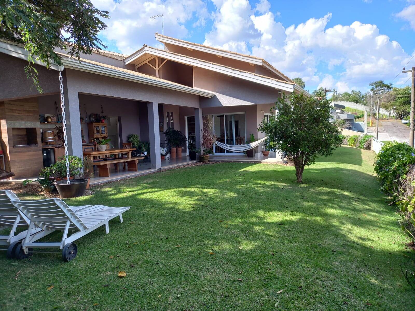 Casa de Condomínio à venda com 3 quartos, 212m² - Foto 1