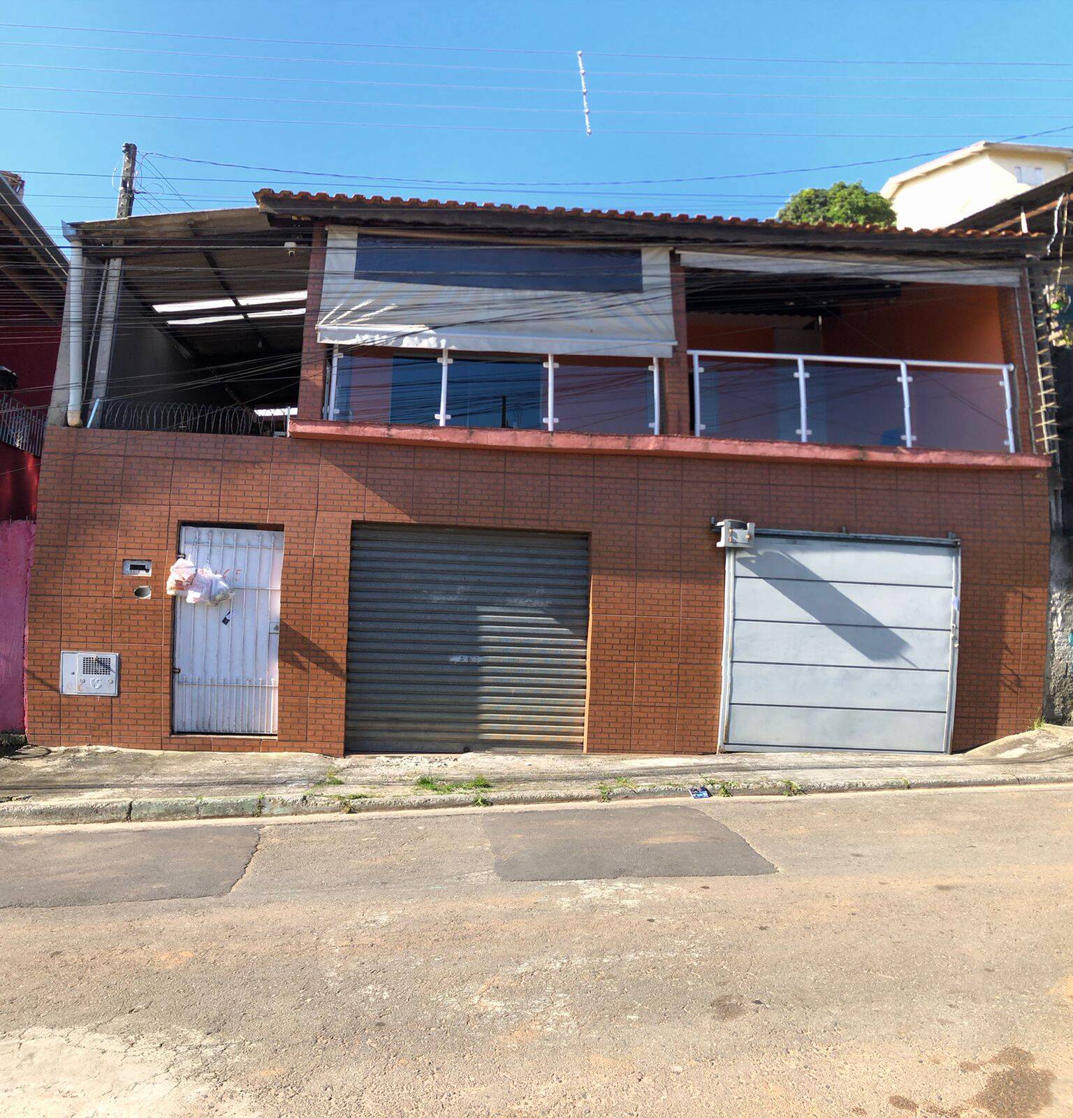 Casa à venda com 3 quartos, 156m² - Foto 1