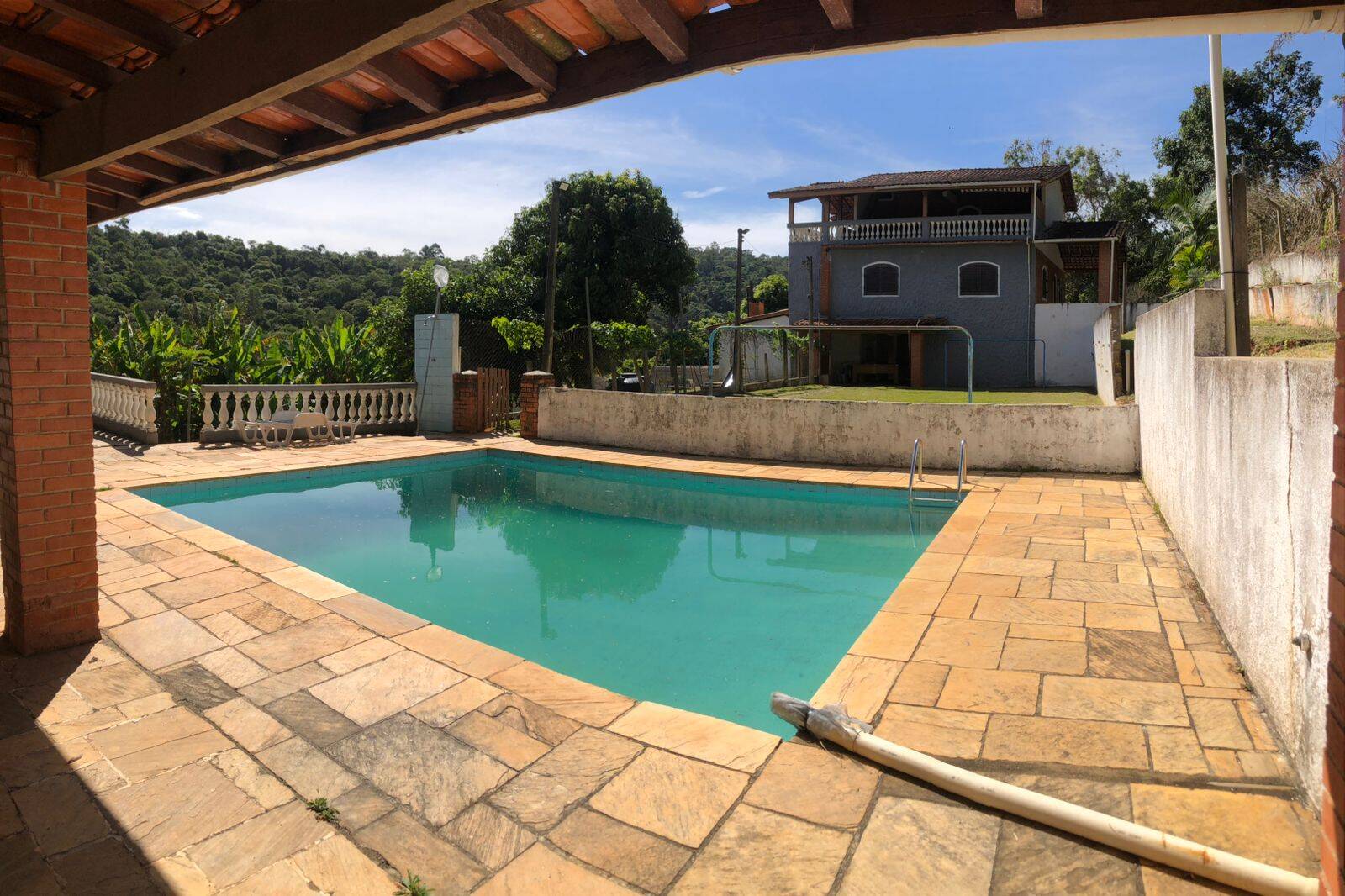 Fazenda à venda com 4 quartos, 400m² - Foto 1