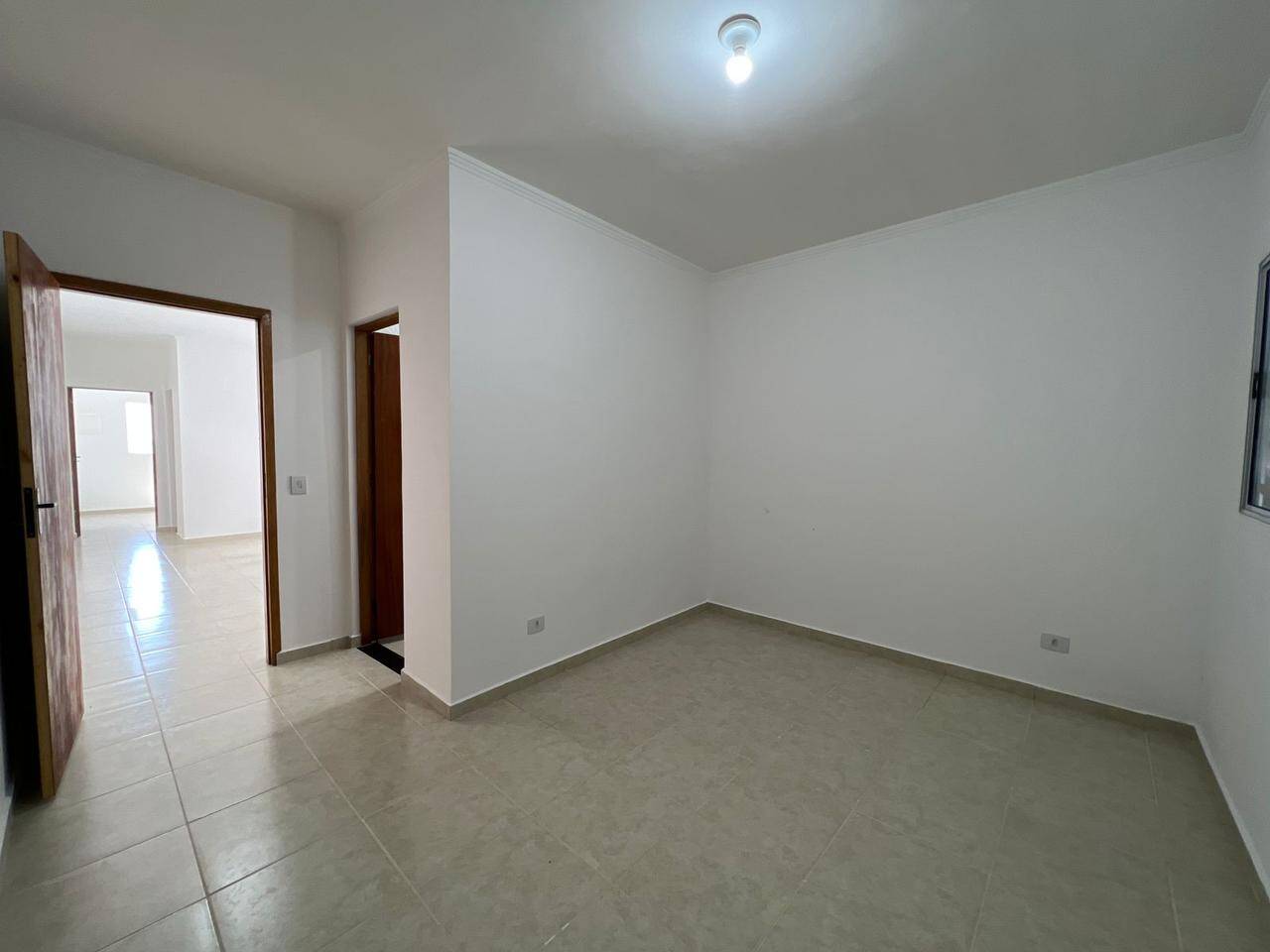 Casa à venda com 2 quartos, 62m² - Foto 4