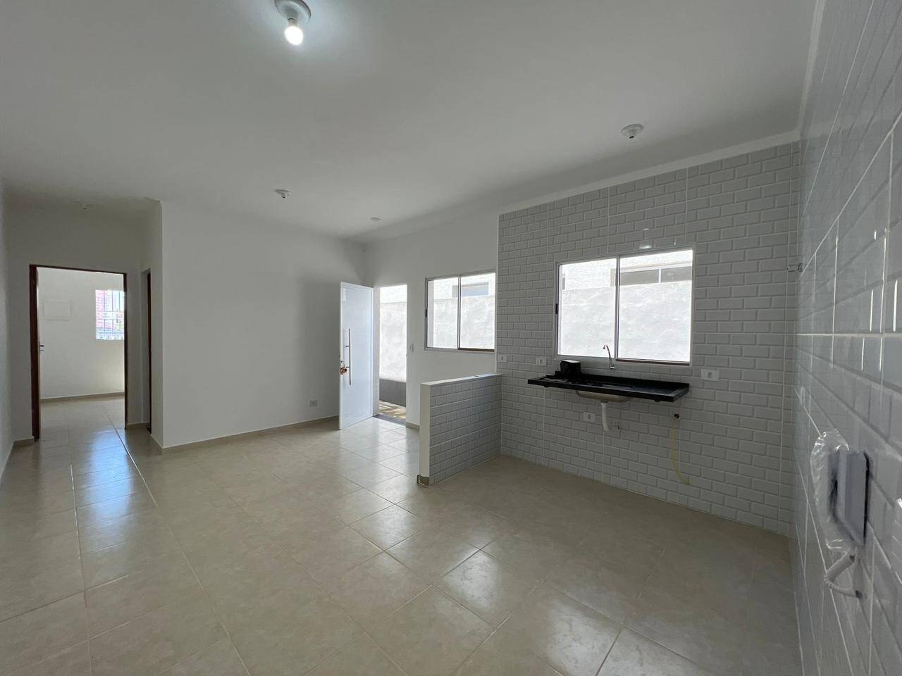 Casa à venda com 2 quartos, 62m² - Foto 9