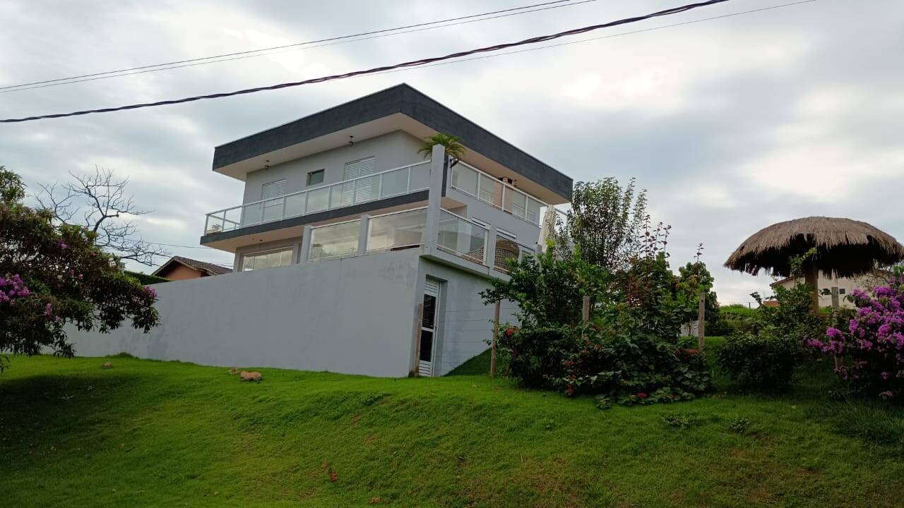 Casa à venda com 4 quartos, 300m² - Foto 2