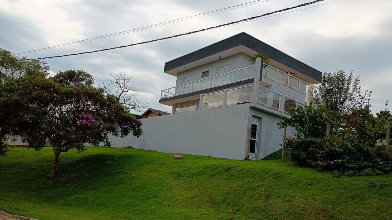 Casa à venda com 4 quartos, 300m² - Foto 3