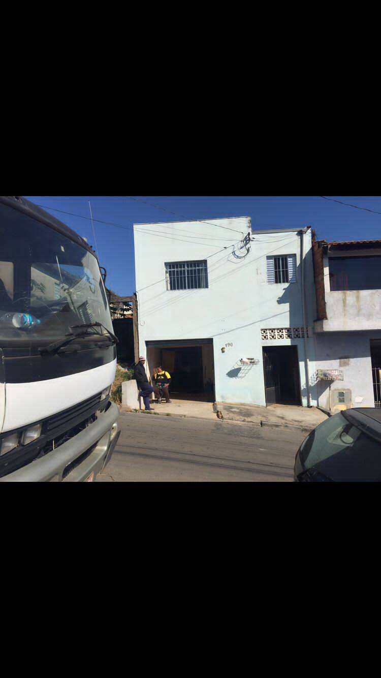 Sobrado à venda com 4 quartos, 148m² - Foto 1