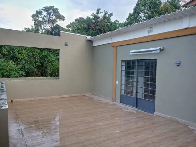 Casa à venda com 1 quarto, 170m² - Foto 1