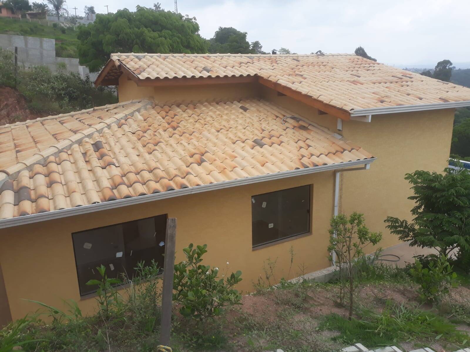 Fazenda à venda com 3 quartos, 2560m² - Foto 1