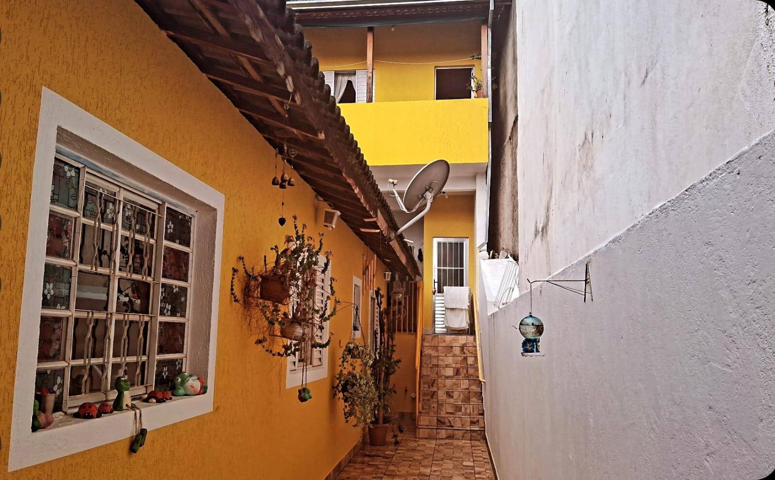 Casa à venda com 3 quartos, 180m² - Foto 2