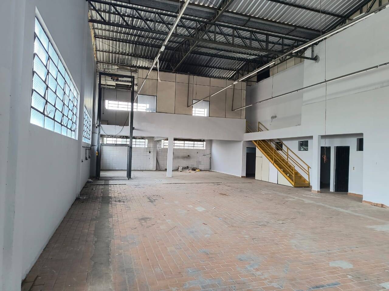 Depósito-Galpão-Armazém para alugar, 780m² - Foto 2